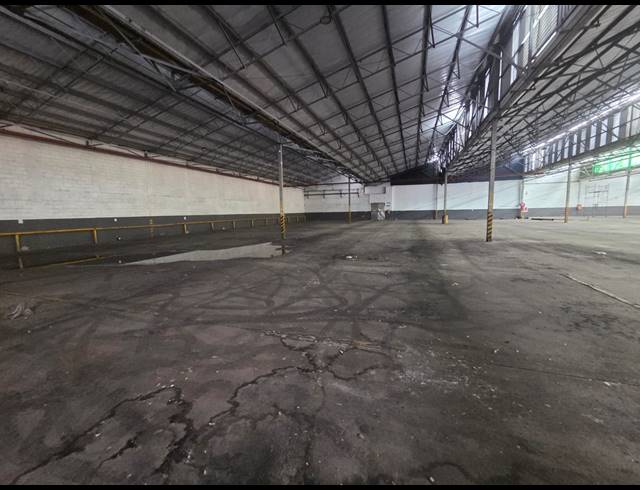 4,831M² WAREHOUSE TO LET IN CLAIRWOOD